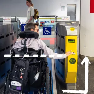 Valideur abaissé pour PMR dans le métro