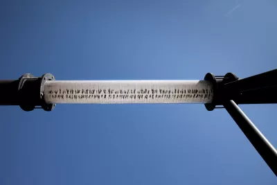 Photo de l'œuvre d'art extérieure à la station Borderouge ligne B du métro (Agrandir l'image - fenêtre modale)